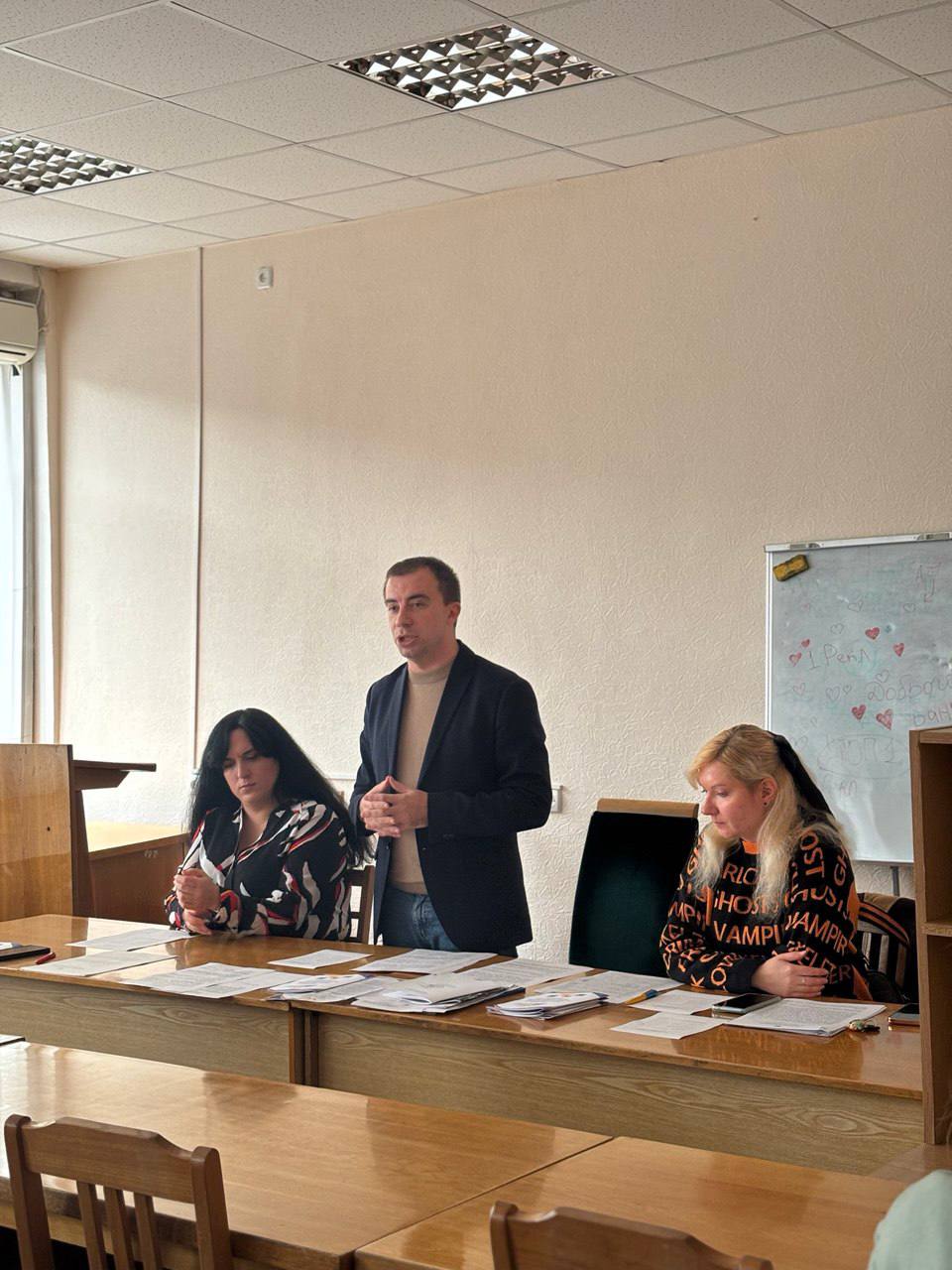 Serhiy Rusakov provodytʹ Vchenu radu instytutu filosofiyi ta osvitnʹoyi polityk