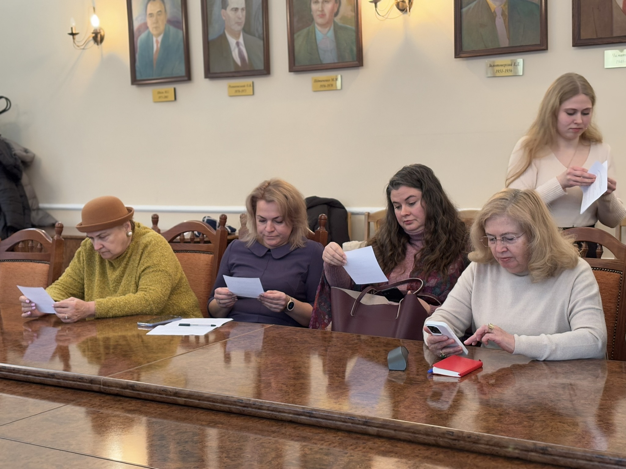Predstavnyky kafedry etyky ta estetyky filosofsʹkoho na Vcheniy radi