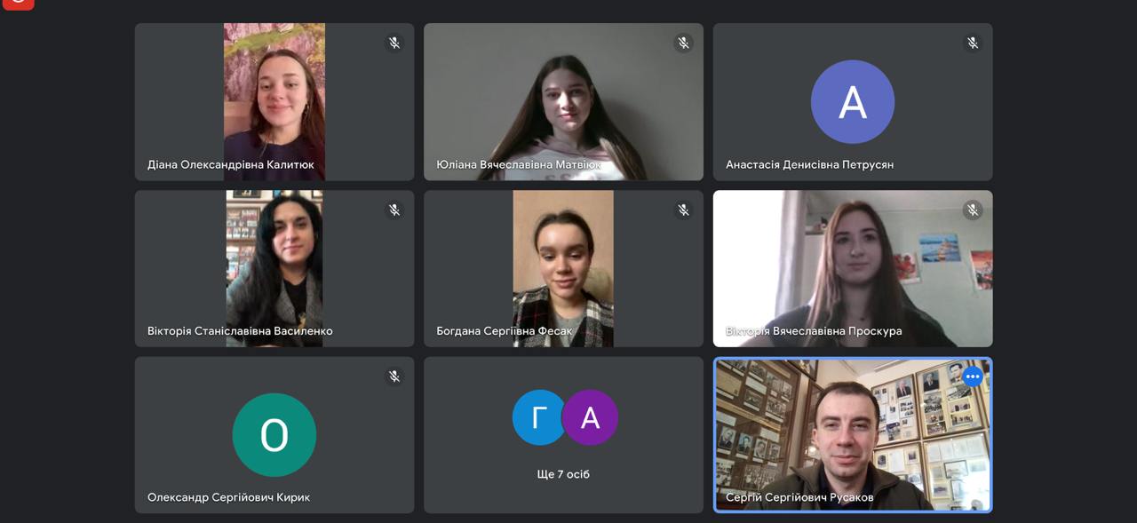 pershyy kurs zhurnalistyky reklama ta zvyazky z hromadsʹkistyu